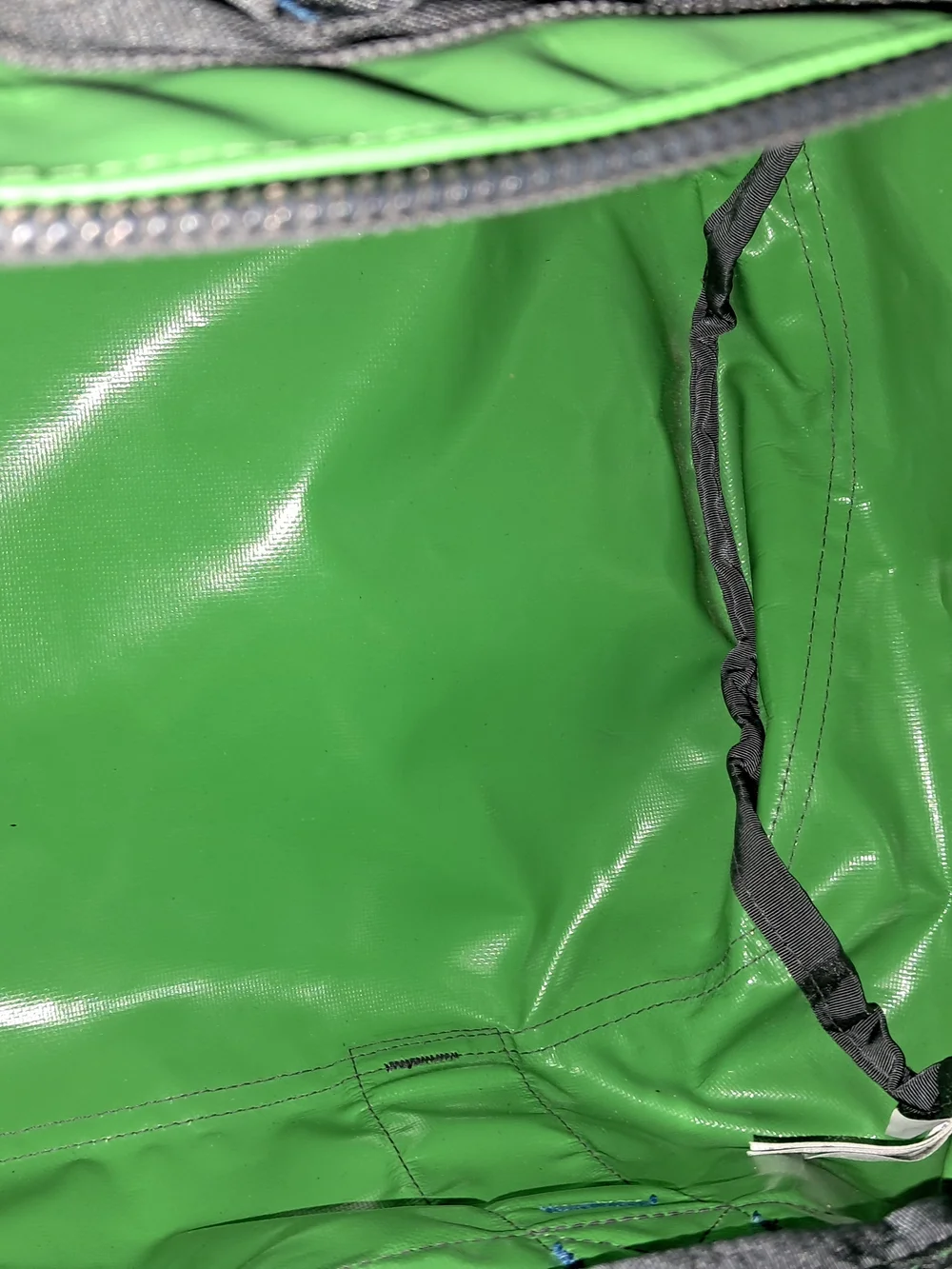 The North Face Green Duffle Bag - Reliable Travel & Gym Tote
